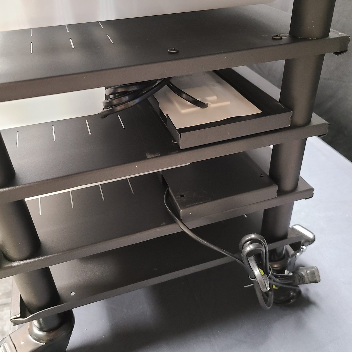 R40 RACK – REPTILE 5 LEVEL 50 BIN SYSTEM