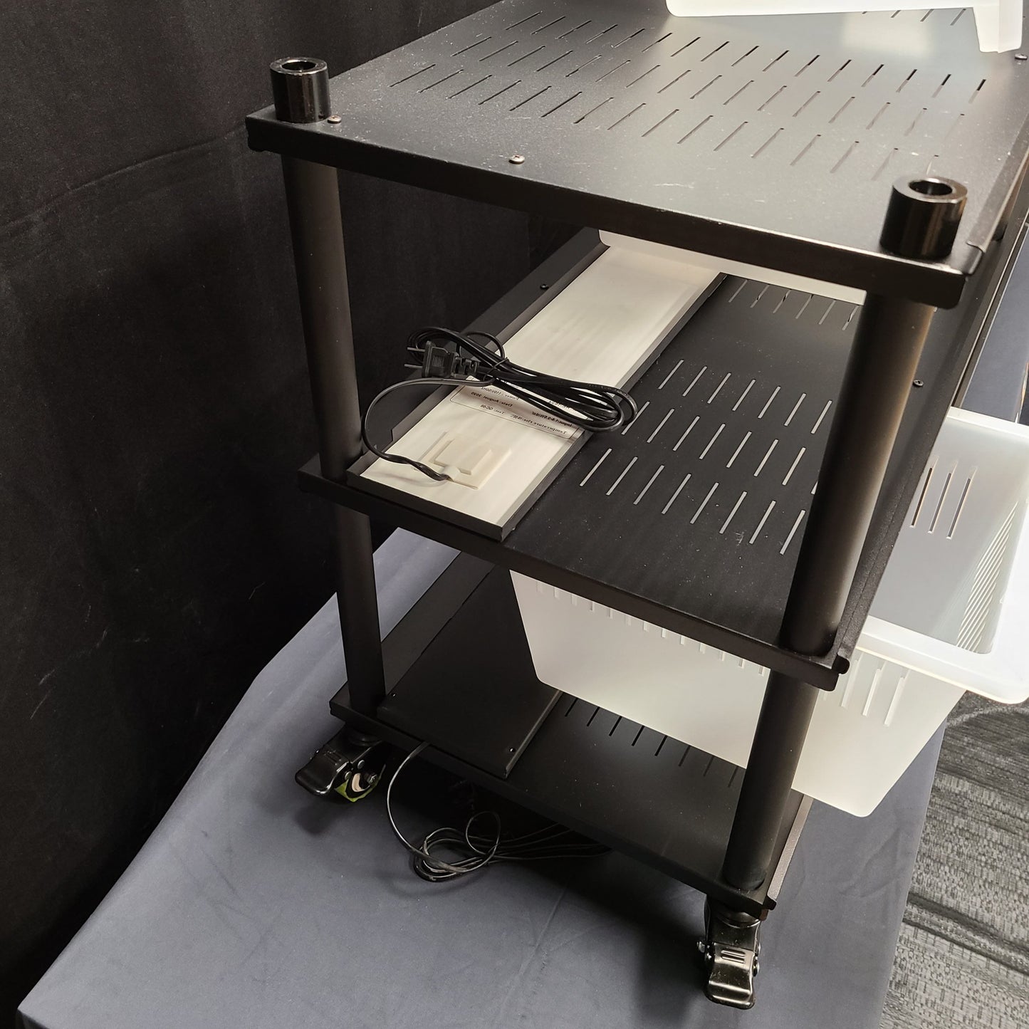 R88 RACK – ARBOREAL REPTILE 3 LEVEL 12 BIN COMPLETE SYSTEM